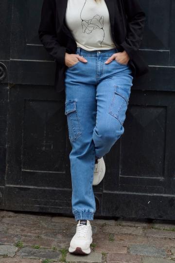 Брюки с накладными карманами