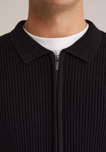 Вязаная кофта