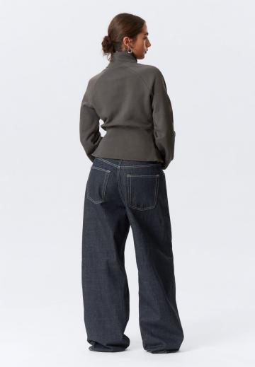 Свободные джинсы