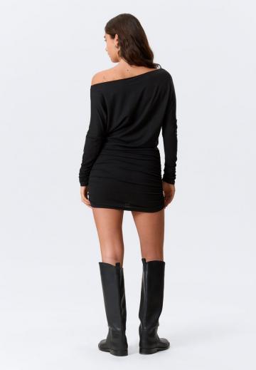 Платье футляр