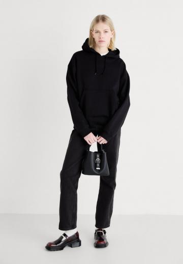 Пуловер с капюшоном