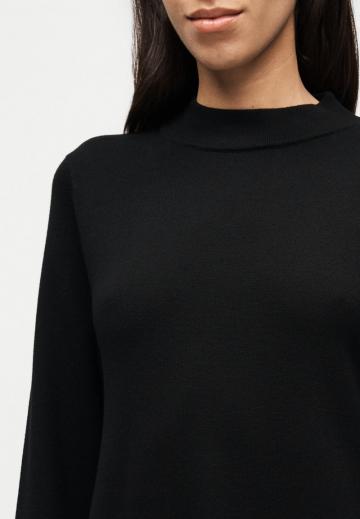 Вязаное платье