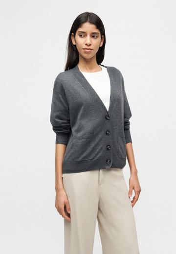 Вязаный жилет