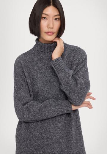 Длинный пуловер