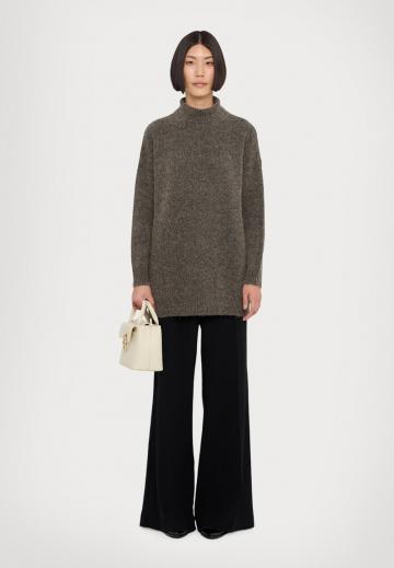 Длинный пуловер