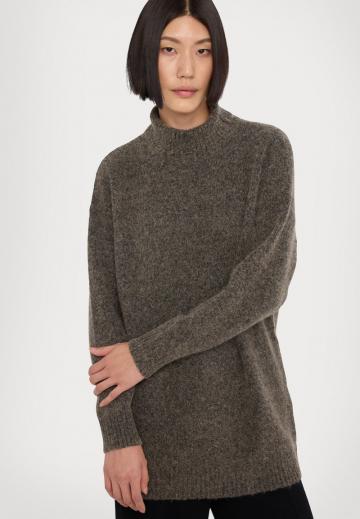 Длинный пуловер