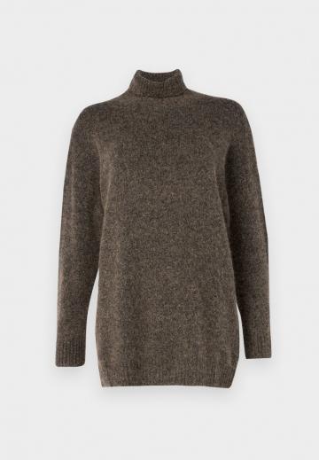 Длинный пуловер