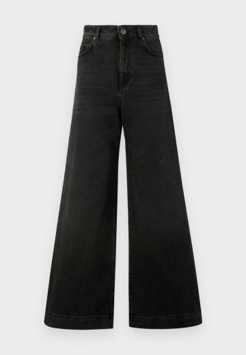 Джинсы бойфренда