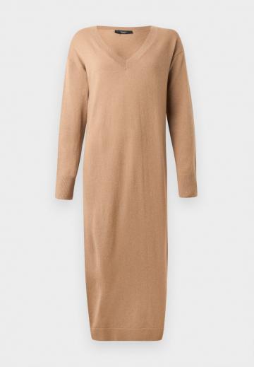 Вязаное платье
