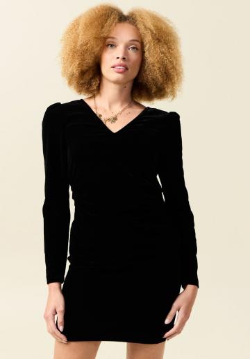 Платье футляр