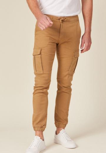 Брюки с накладными карманами