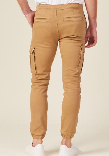 Брюки с накладными карманами