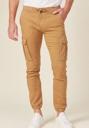 Брюки с накладными карманами