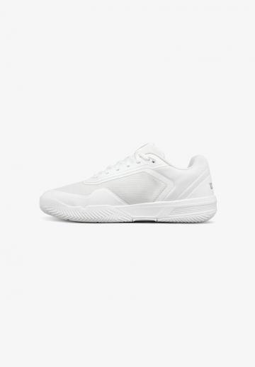 Теннисные кроссовки