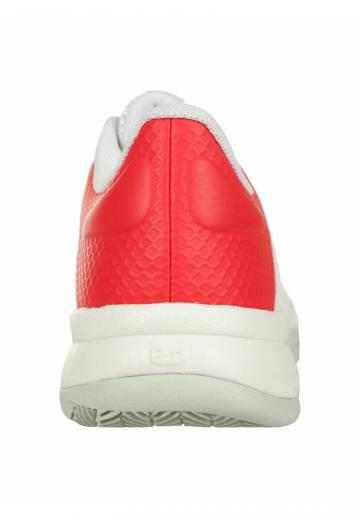 Теннисные кроссовки