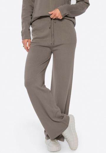 Спортивные штаны