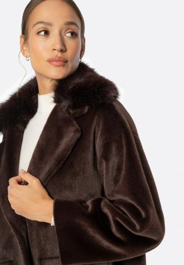 Короткое пальто