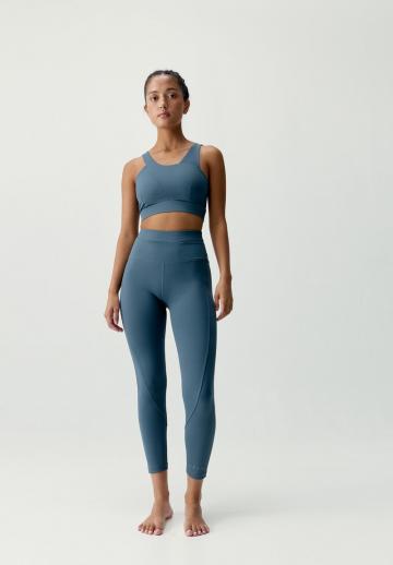 Спортивный бюстгальтер