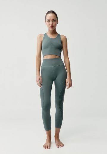 Спортивный бюстгальтер