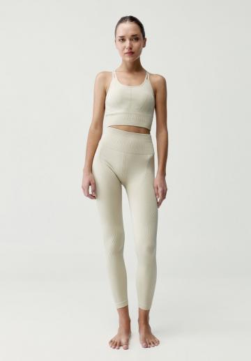 Спортивный бюстгальтер