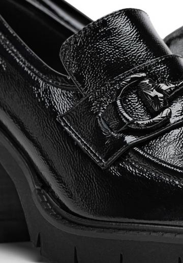 Туфли с высоким носом