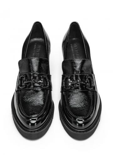 Туфли с высоким носом