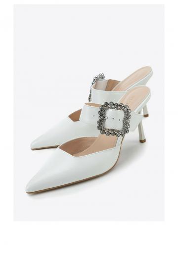 Босоножки на каблуке