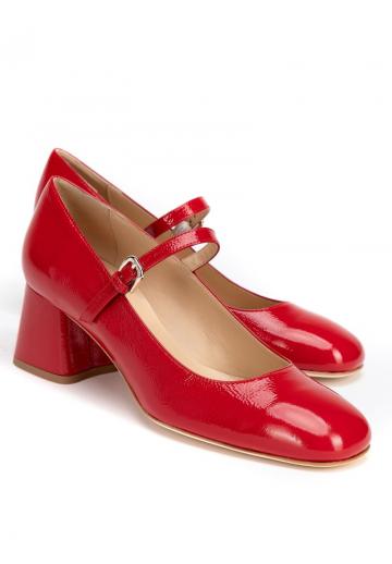 Туфли с высоким носом