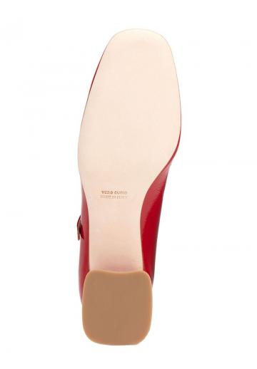 Туфли с высоким носом