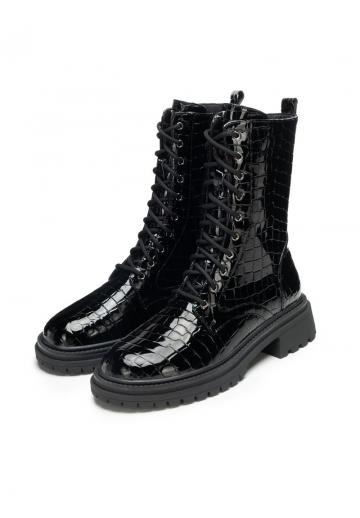 Ботинки на шнуровке