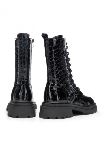 Ботинки на шнуровке