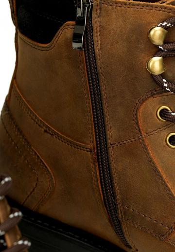 Ботинки на шнуровке