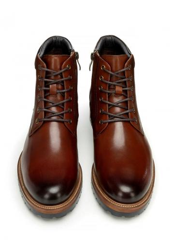 Ботинки на шнуровке