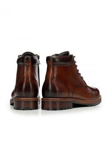 Ботинки на шнуровке