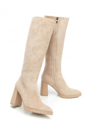 Высокие сапоги