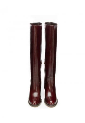 Высокие сапоги