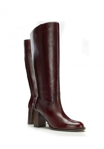 Высокие сапоги