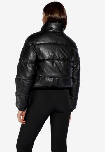 Короткая куртка