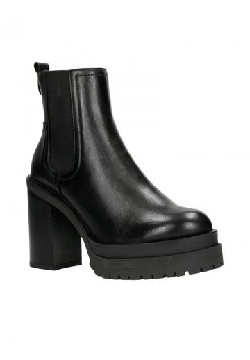 Полусапожки на высоком каблуке