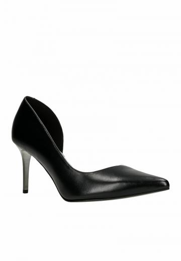 Туфли на высоком каблуке