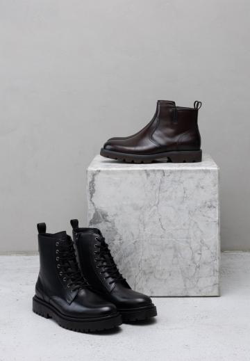 Ботинки на шнуровке