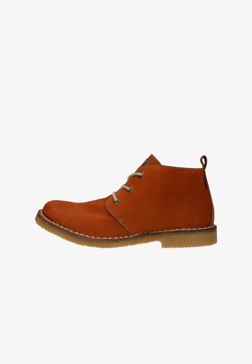 Ботинки на шнуровке