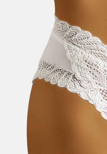 Трусы на бедрах