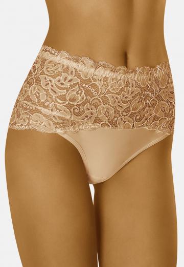 Трусы на бедрах