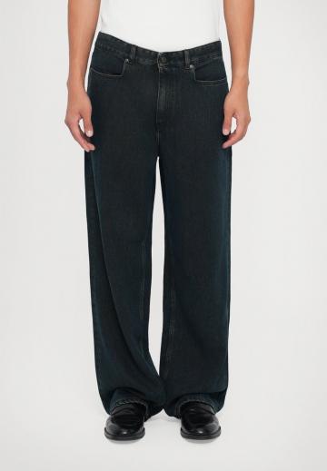 Свободные джинсы