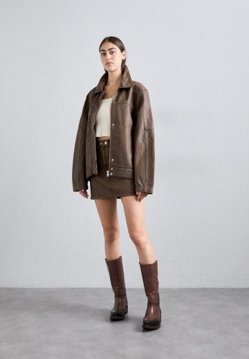 Юбка с накладными карманами