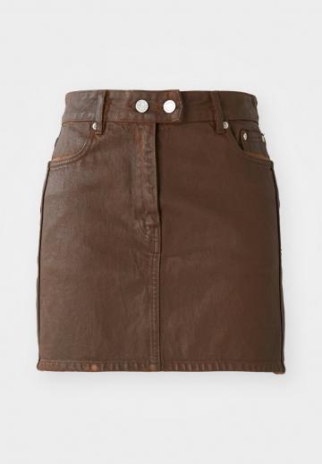 Юбка с накладными карманами