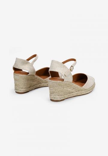 Туфли на танкетке