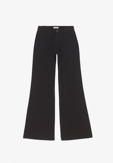 Клешеные джинсы