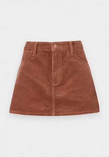 Юбка с накладными карманами